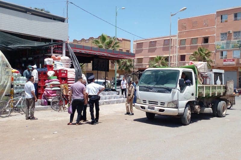 السلطة تحاول تحرير أرصفة بيوكرى