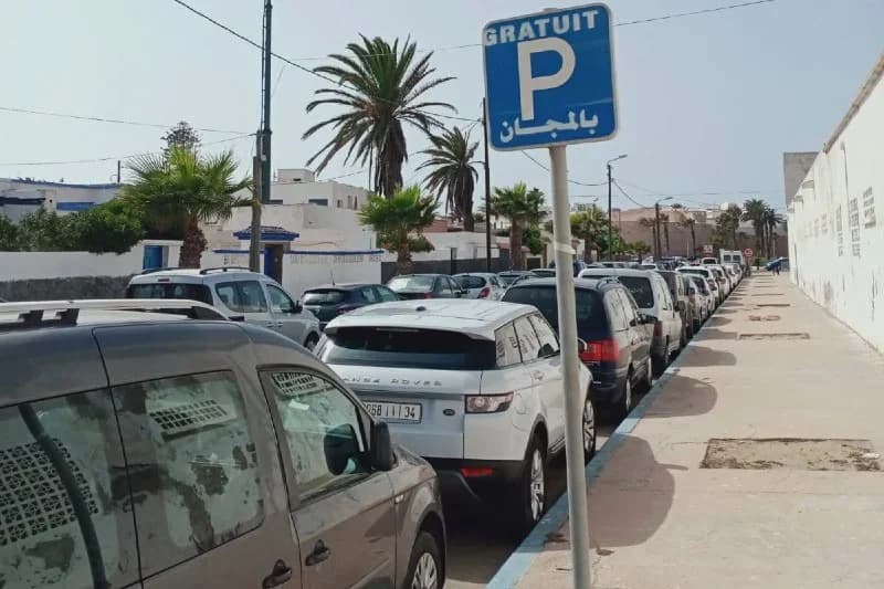 إشكالية "رَكن السيارات" تدفع مجالس جماعية بالمغرب إلى البحث عن حلول جديدة
