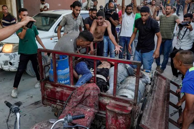 مقتل 29 شخصاً على الأقل في غارة إسرائيلية على مخيم للنازحين قرب مدرسة في خان يونس