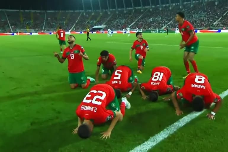 في مباراة مجنونة.. الأسود ينتصرون على الأرجنتين بهدفين لواحد