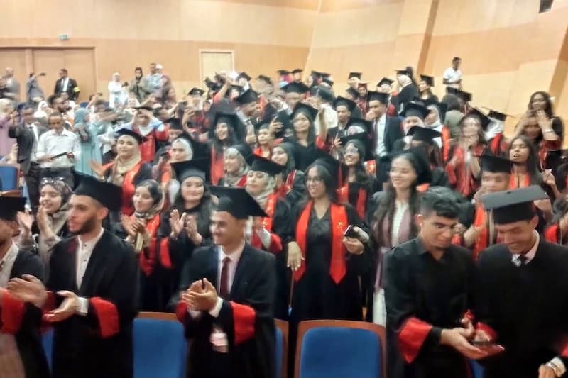 معهد الصحة بسطات يحتفي بالمتخرجين