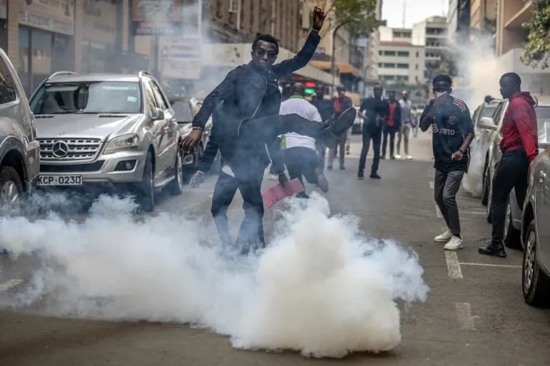 كيف فجّر بذخ وثراء حلفاء الرئيس روتو الغضب الشعبي بكينيا؟