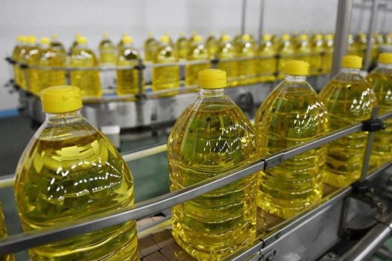 سعر اللتر الواحد من زيت المائدة يتراجع بـ 30 % بعد سنوات من الارتفاع المتواصل