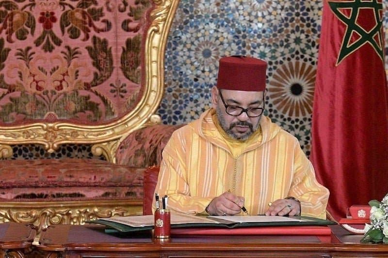 الملك محمد السادس يهنئ الرئيس نوفا