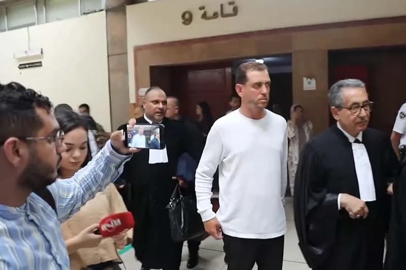 المنشط الإذاعي "مومو" يُدان بالسجن 4 أشهر في قضية سرقة مفبركة على أمواج 'هيت راديو'