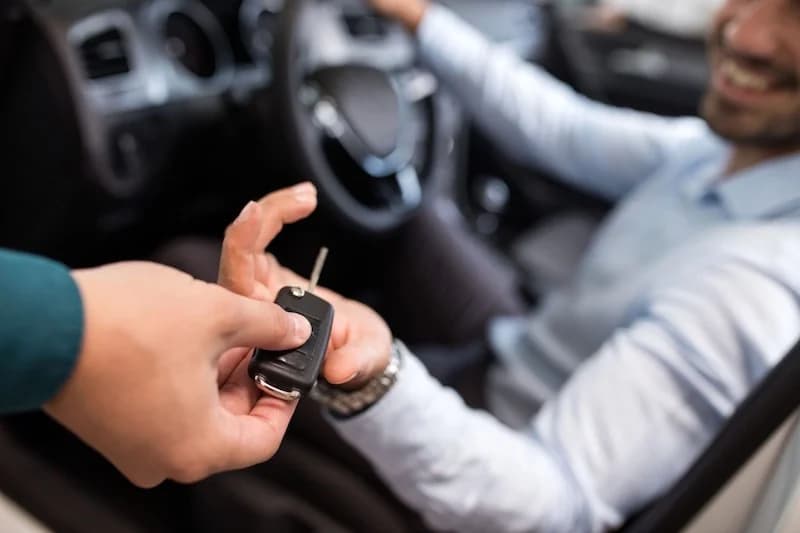 فاعلون في قطاع كراء السيارات يخرقون القانون بتلقي "شيكات على بياض"