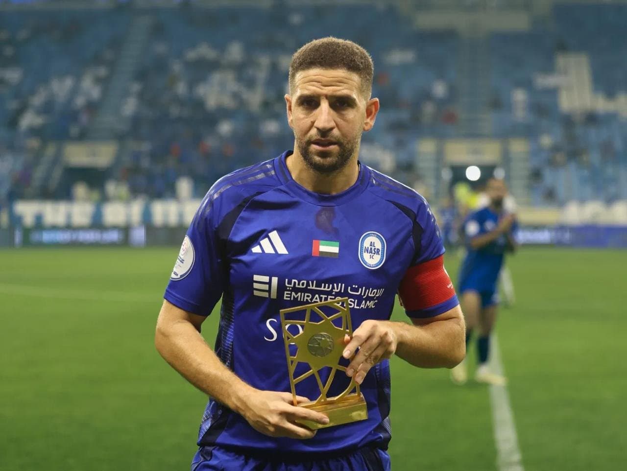 تعرابت يتوج بجائزة أفضل لاعب في الدوري الإماراتي لشهر غشت