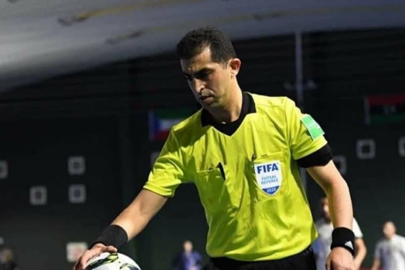 الحكم المغربي خالد هنيش يدير مباراة الافتتاح في كأس العالم للفوتسال
