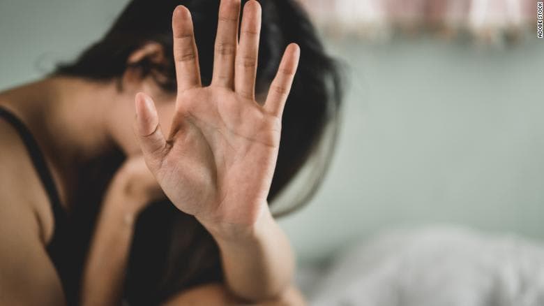 سائحة أجنبية تتعرض لاعتداء جنسي من طرف 4 قاصرين بأكادير.. والأمن يتدخل