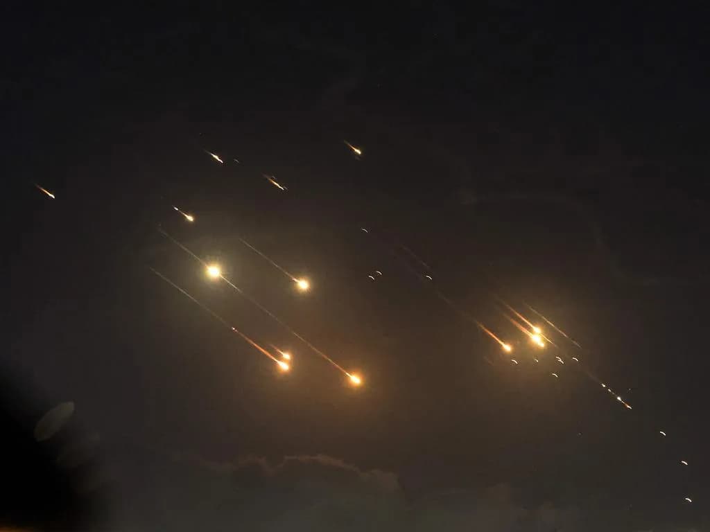 إيران تؤكد حقها في الرد على الهجوم الإسرائيلي