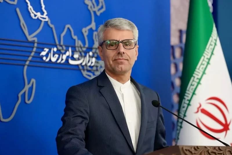 إيران تعلق على غضب حكومة لبنان