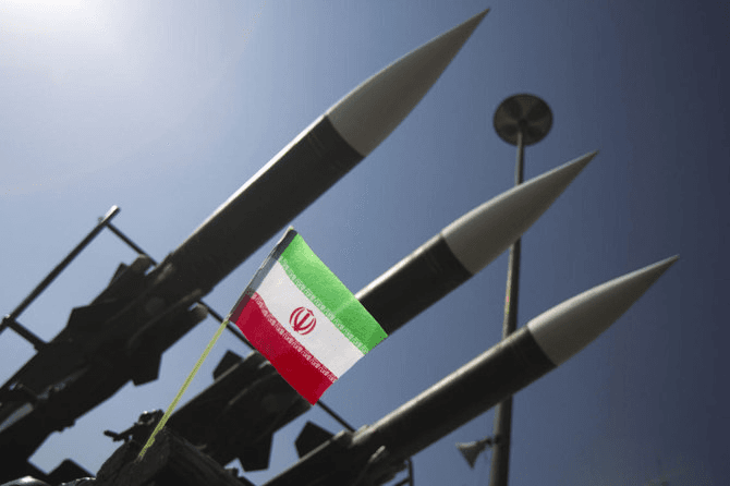 إيران تحذر من رد "غير متوقع" على أي هجوم إسرائيلي