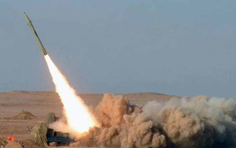 الحوثيون يعلنون استهداف مواقع عسكرية في إسرائيل