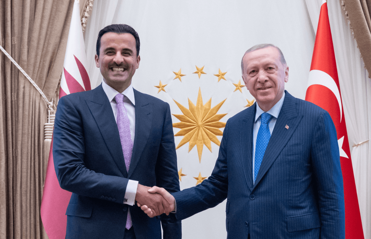 أمير قطر وأردوغان يبحثان تعزيز التعاون الثنائي وقضايا إقليمية خلال الدورة العاشرة