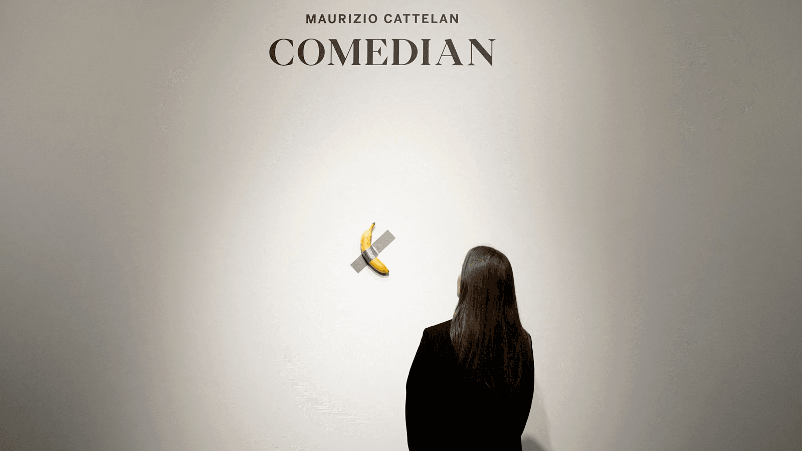 العمل الفني “Comedian” يباع بمبلغ 6.2 مليون دولار في مزاد بنيويورك