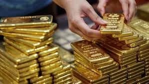 تراجع أسعار الذهب اليوم الاثنين بعد مكاسب الأسبوع الماضي