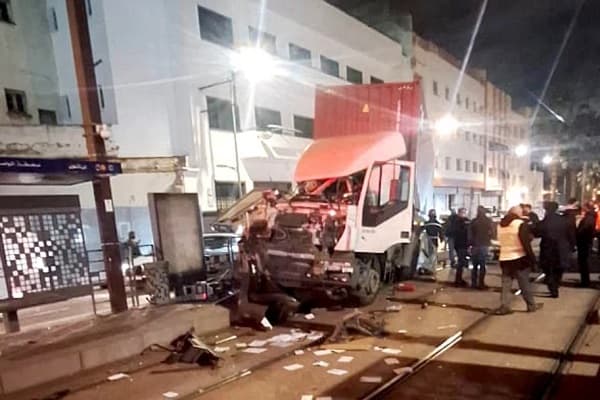 حادث سير مميت في محطة الترامواي بالدار البيضاء يودي بحياة 3 أشخاص