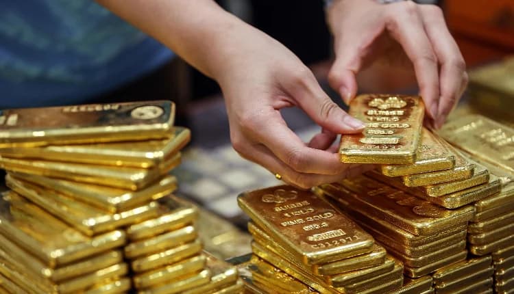 تراجع أسعار الذهب بسبب ارتفاع الدولار الأمريكي
