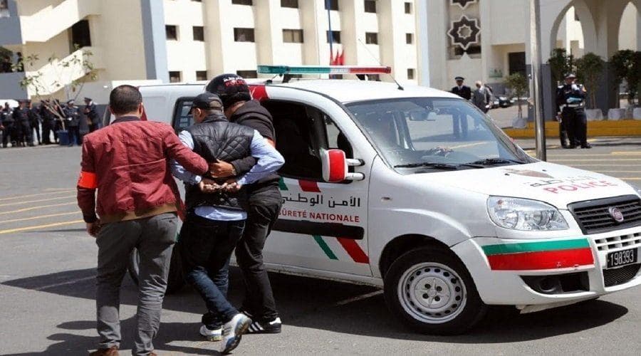 مراكش: توقيف شخص بحوزته مخدرات وأسلحة بيضاء