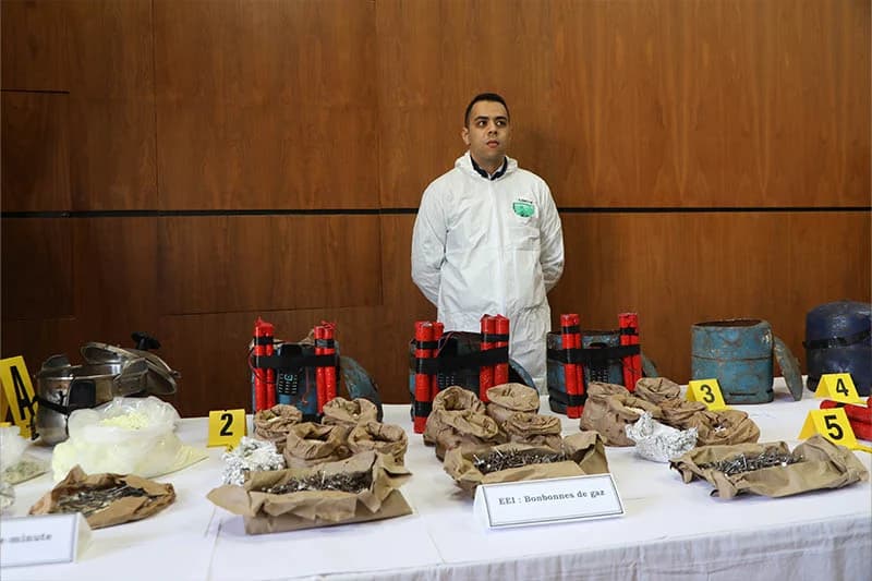 الاستخبارات المغربية تتعقب مصادر الأسلحة بعد تفكيك "خلايا داعشية"