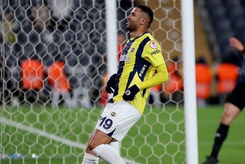 جوزيه مورينيو : النصيري يُعاني من إصابة في الركبة