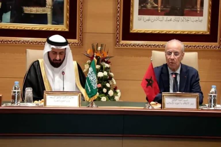مباحثات بين وزير الأوقاف ووزير الحج السعودي لتعزيز خدمات المعتمرين