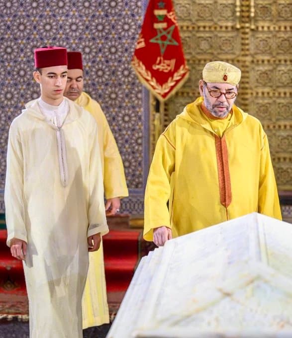 أمير المؤمنين يترحم على روح جلالة المغفور له الملك محمد الخامس