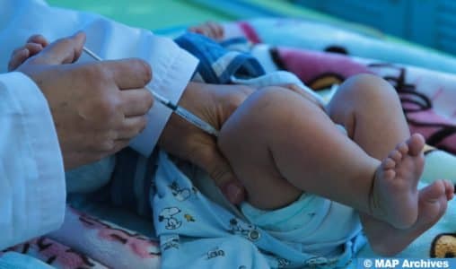 المغرب يحتفل بالأسبوع العالمي للتطعيم تحت شعار "نحب أطفالنا، بالتطعيم نحميهم"
