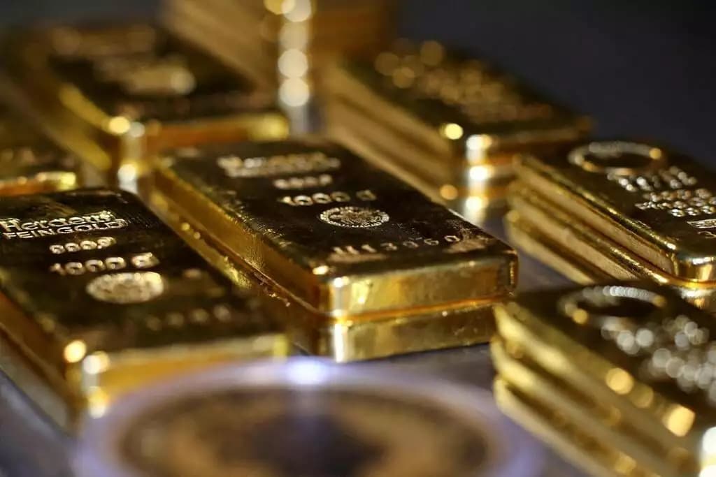 الذهب يرتد صعودًا مع تراجع الدولار وتهدئة التوترات التجارية