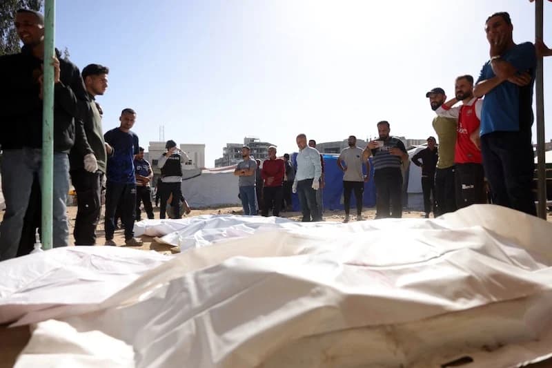 "مجزرة" قرب مركز مساعدات في رفح