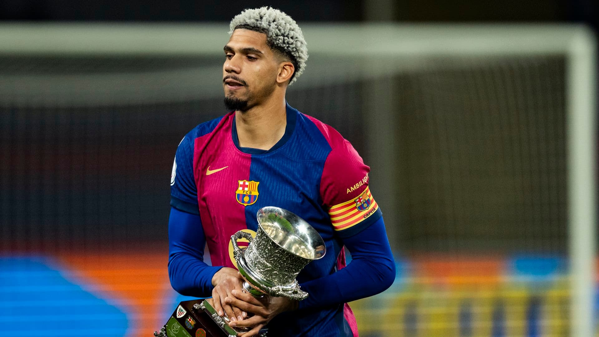 برشلونة: أراوخو يفكر في الرحيل هذا الصيف بسبب قلة دقائق اللعب