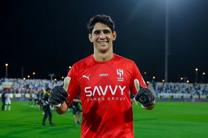 الهلال السعودي يجهز بديل بونو قبل كأس أمم إفريقيا 2025