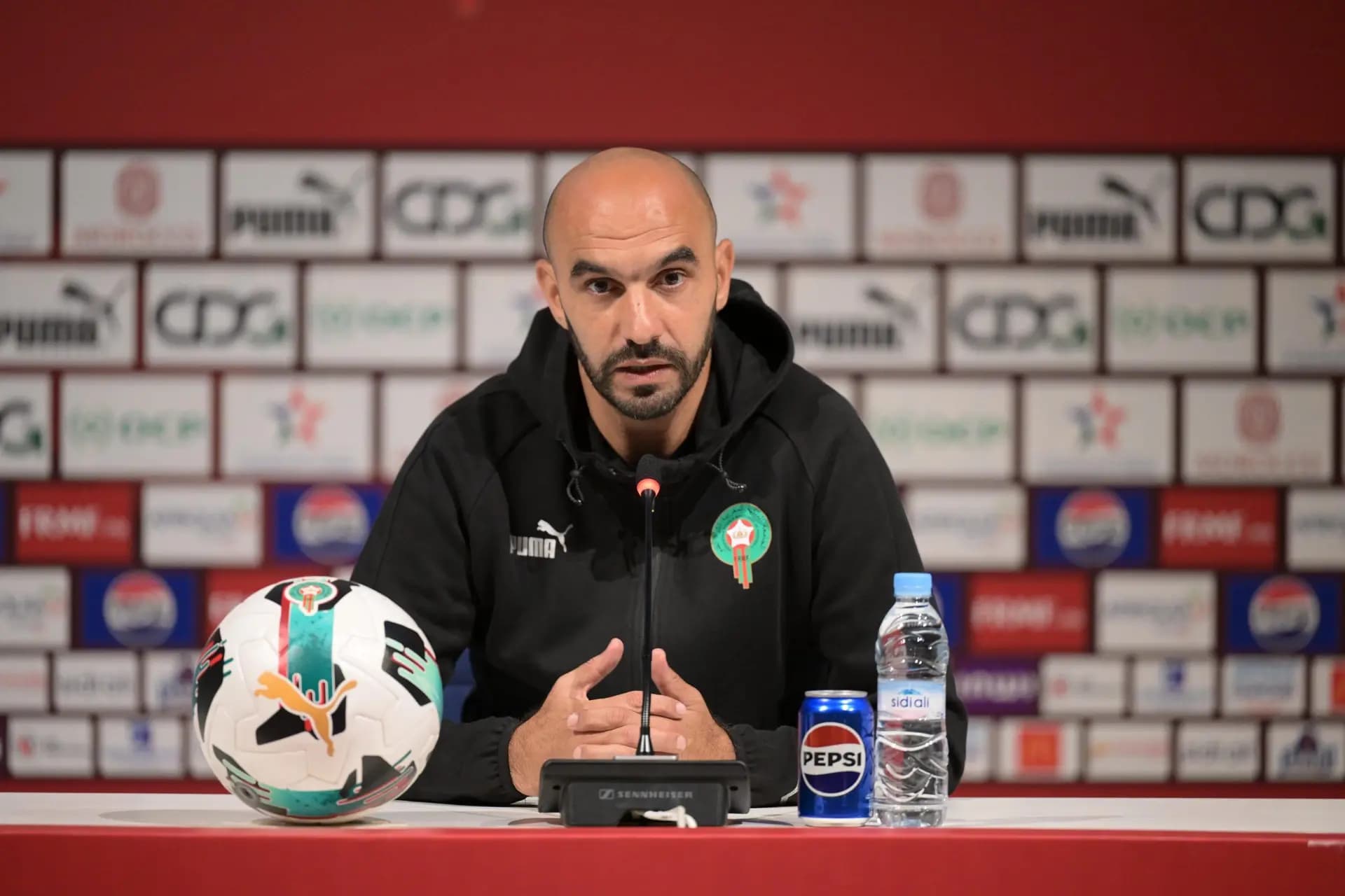 وليد الركراكي يوضح الصورة قبل وديَّتي المغرب أمام الموزمبيق وأوغندا
