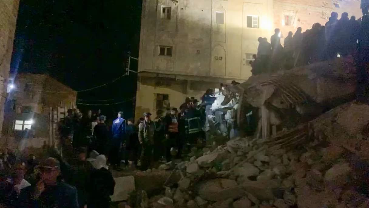 ...فاس: مأساة ليلية بعد انهيار بنايتين