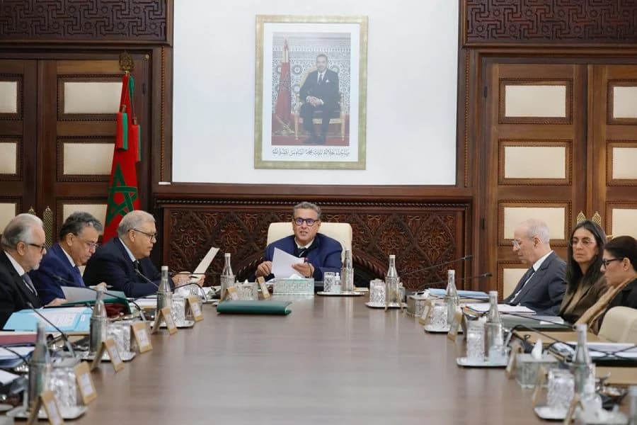 الأطفال اليتامى: دعم مالي شهري جديد