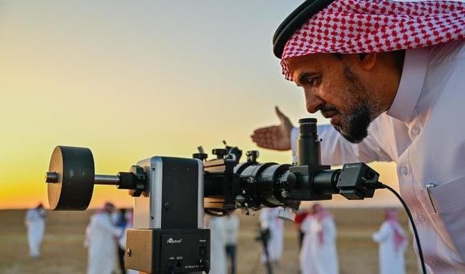 الإمارات والسعودية تستقبلان رمضان