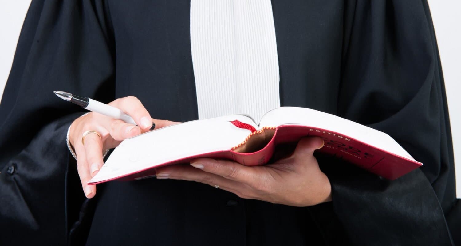 المحامون الشباب يرفضون إصلاح المهنة