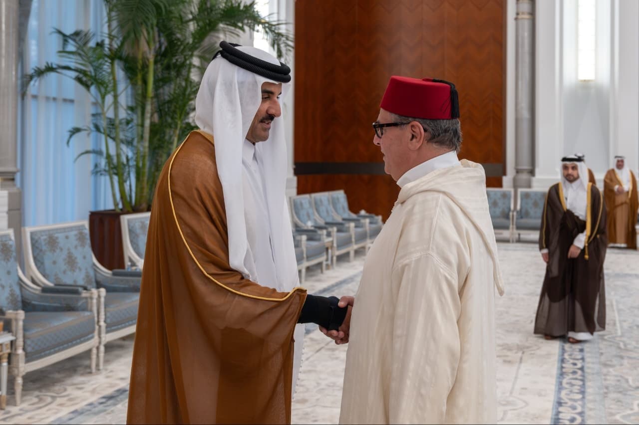 أخنوش يمثل جلالة الملك في تقديم التعازي بقطر