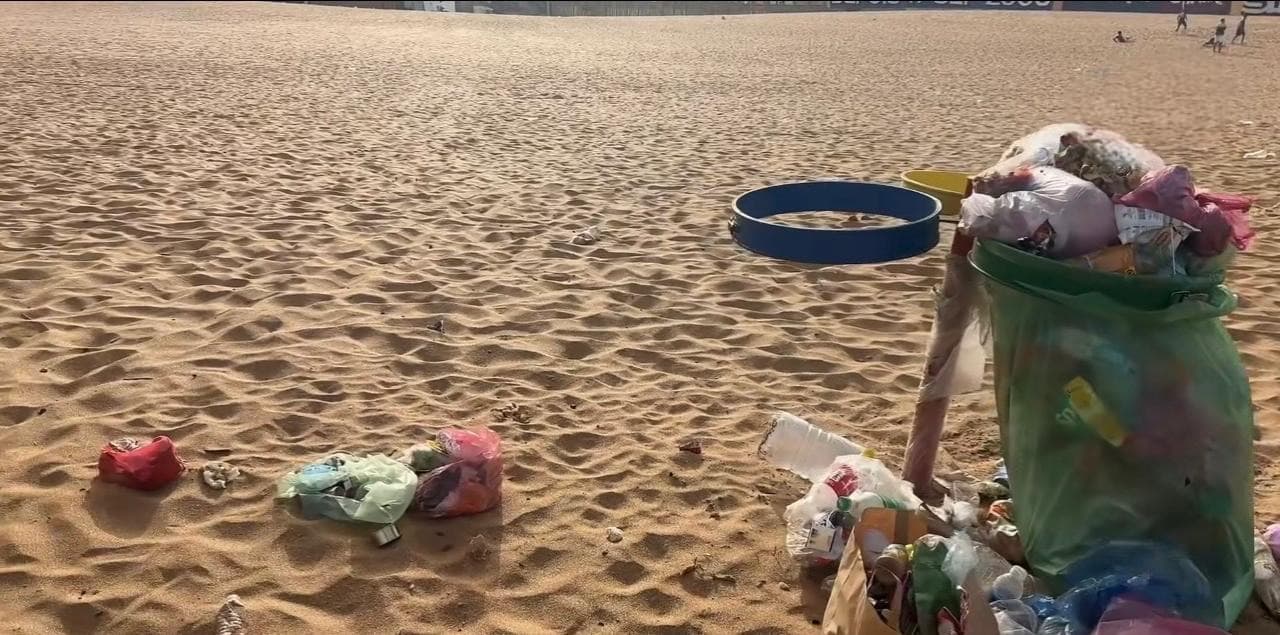 شاطئ آسفي: تراكم النفايات يثير مطالب بالتدخل العاجل