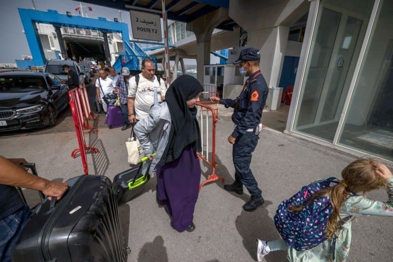 السلطات الأوروبية تمنع الجالية من جلب منتوجات مغربية
