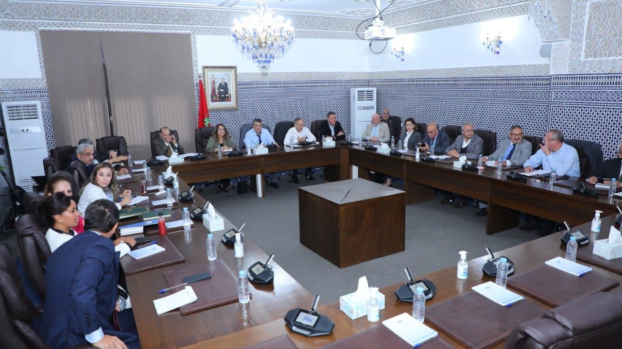 عقد حزب الأصالة والمعاصرة اجتماعا حضوريا، برئاسة السيد الأمين العام الأستاذ عبد اللطيف وهبي،