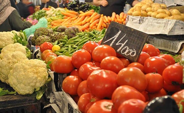 سخطٌ شعبي وتبريراتٌ حكومية… من يحمي المغاربة من غلاء الأسعار