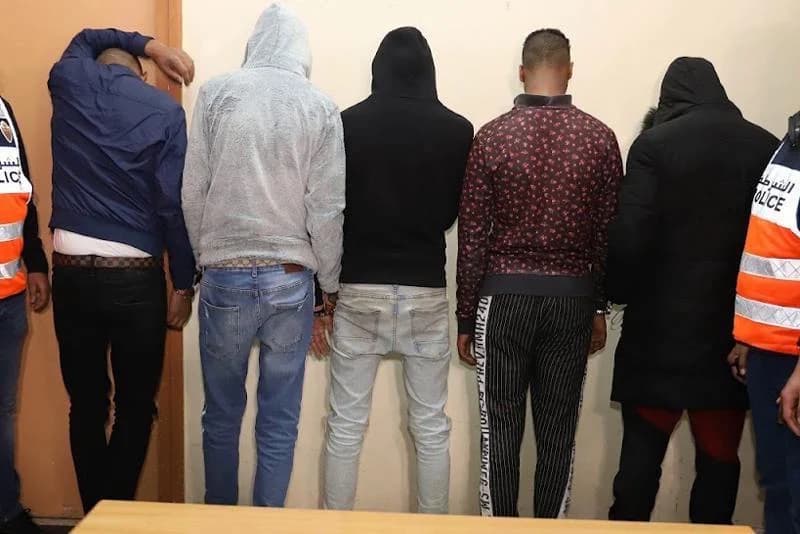 مدينة بوزنيقة … سرقة متاجر تورط 4 أشخاص
