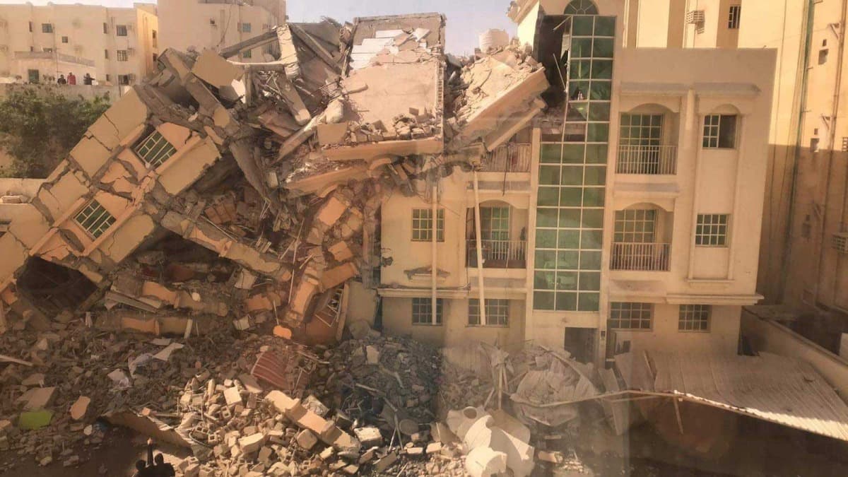 وفاة شخص وإنقاذ سبعة آخرين جراء سقوط مبنى وسط الدوحة