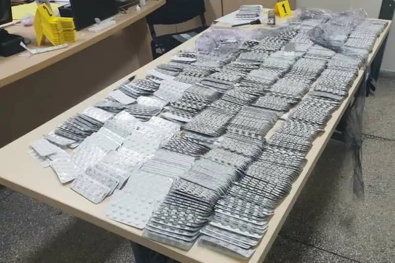 الناظور … إحباط محاولة تهريب 8020 قرص طبي مخدر على متن سيارة