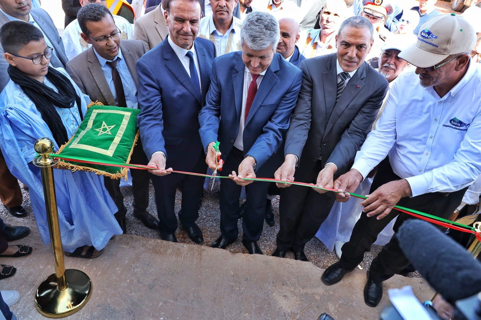 زيارة وزير الفلاحة إلى العيون وبوجدور: تدشين مشروعين فلاحيين لتعزيز الإنتاج والتنمية.