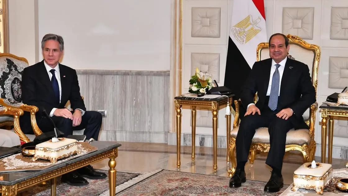 الرئيس المصري يناقش مع بلينكن وقفًا فوريًا للنار في غزة وتبادل الأسرى