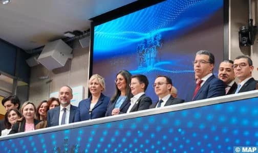 وزيرة الاقتصاد والمالية، نادية فتاح تدق جرس افتتاح بورصة لندن
