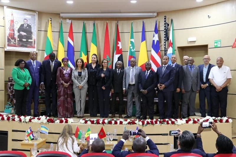 دبلوماسيون يجددون دعم مغربية الصحراء