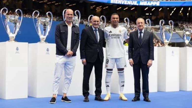 زيدان أبرز الحاضرين في حفل تقديم ريال مدريد لـ كيليان مبابي